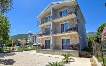  Lux Apartmani Maditeran, privat innkvartering i sted Bijela, Montenegro